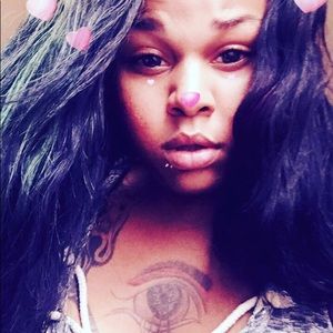 Meet your Posher, Chanel